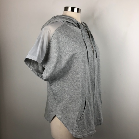 NEW VICTORIA SPORT M Short Sleeve Mesh Hoodie Gray - Picture 4 of 8